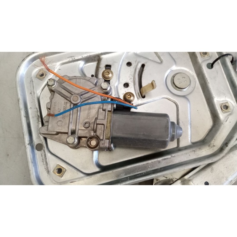 Recambio de elevalunas delantero izquierdo para scania serie 4 (p/r 124 l) 11.7 diesel referencia OEM IAM 2572349 - Rojo 2