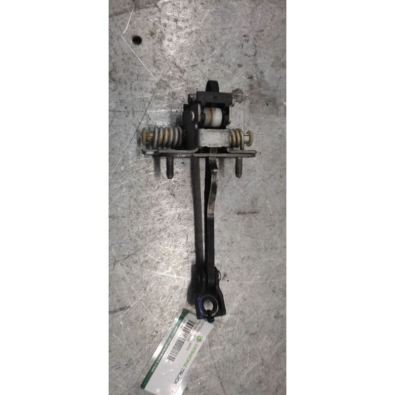 Recambio de retenedor puerta para peugeot 5008 referencia OEM IAM 2