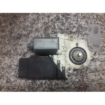 MOTOR ELEVALUNAS DELANTERO DERECHO 1C1959802A 105415301 29 PINS