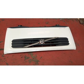 Recambio de calandra para volvo fl xxx 7.2 diesel referencia OEM IAM 20748318  20748333