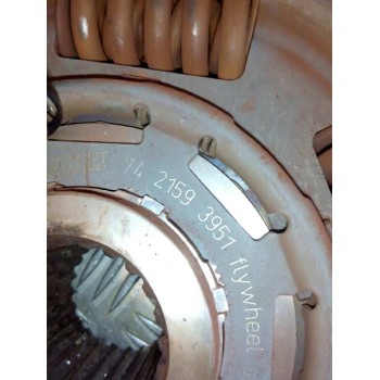 Recambio de maza embrague para renault premium route 2006 fas 4x2 larga distancia referencia OEM IAM 7421593951 461878005493 