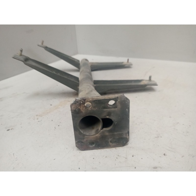Recambio de soporte guardabarros trasero para iveco eurocargo 5.9 diesel referencia OEM IAM 500318815 izquierdo 8142633 - Blanco 2