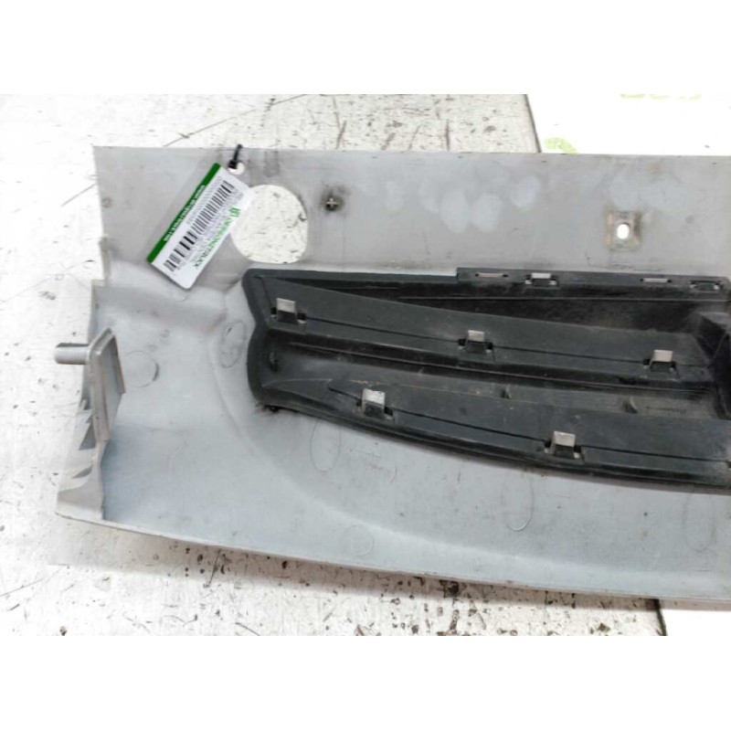 Recambio de rejilla delantera central para peugeot partner (s2) combi plus referencia OEM IAM 7