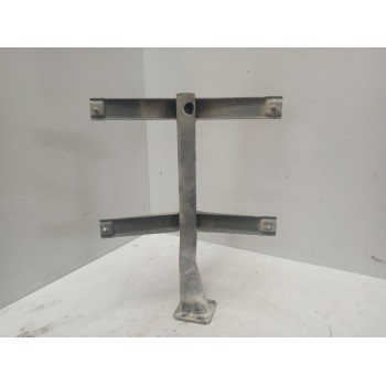Recambio de soporte guardabarros trasero para iveco eurocargo 5.9 diesel referencia OEM IAM 500318815 izquierdo 8142633