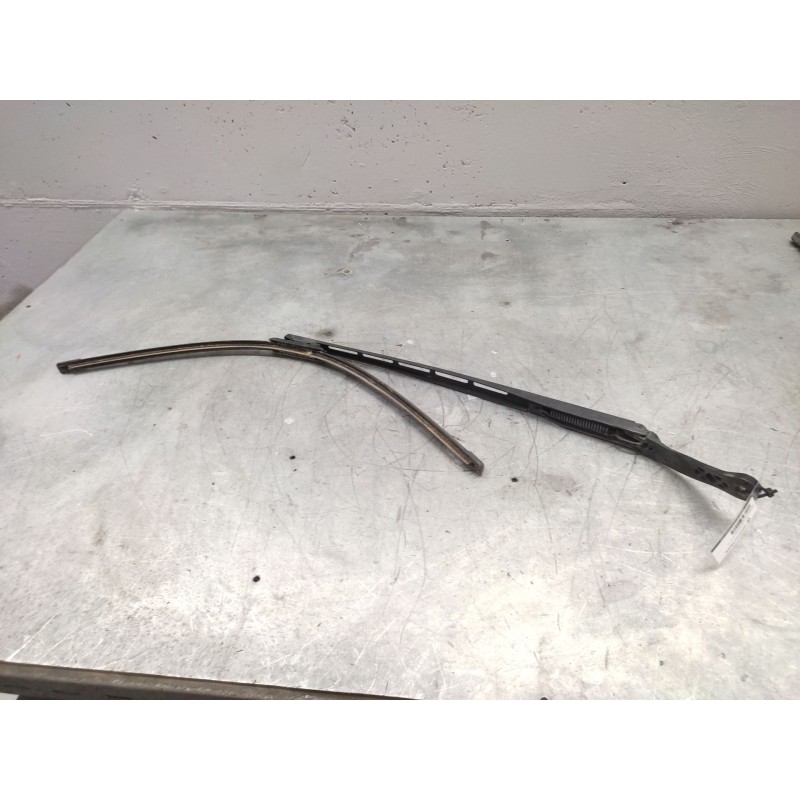 Recambio de brazo limpia delantero derecho para peugeot 307 berlina (s2) 1.6 hdi referencia OEM IAM 3