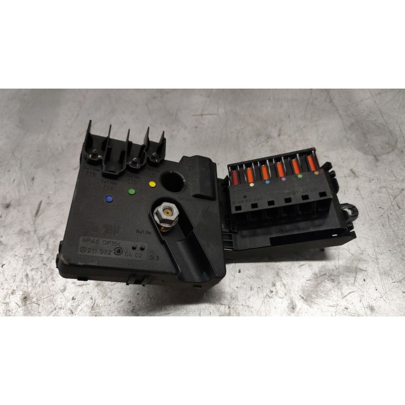 Recambio de caja reles / fusibles para renault trafic combi (ab 4.01) referencia OEM IAM 2119820402 - Gris 2