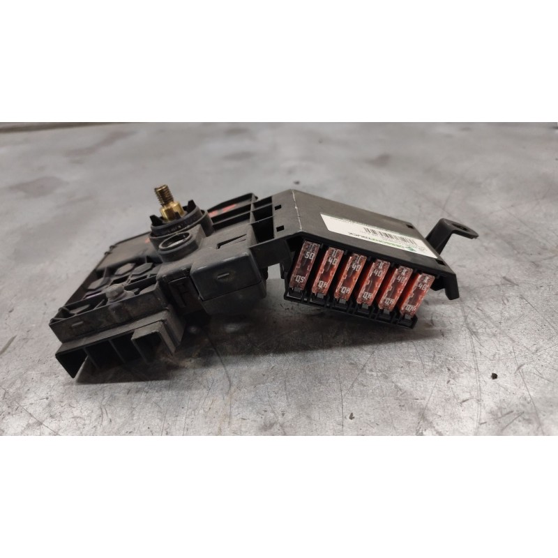 Recambio de caja reles / fusibles para renault trafic combi (ab 4.01) referencia OEM IAM 2119820402 - Gris 4