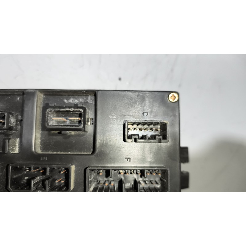 Recambio de caja reles / fusibles para iveco eurocargo 05.03  3.9 diesel referencia OEM IAM 504050822 4