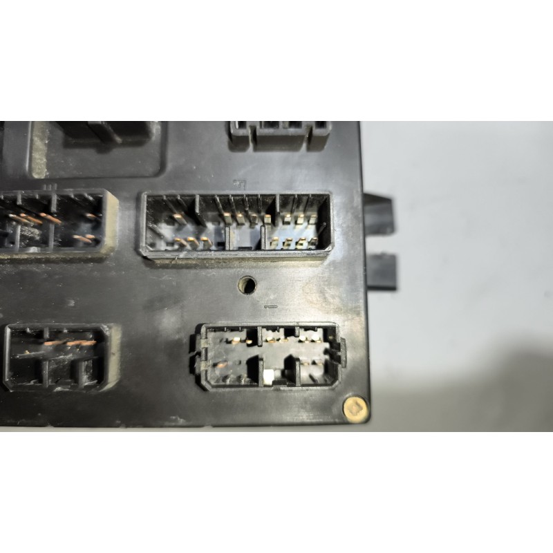Recambio de caja reles / fusibles para iveco eurocargo 05.03  3.9 diesel referencia OEM IAM 504050822 5