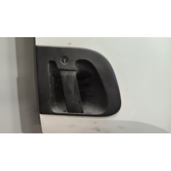 Recambio de puerta delantera derecha para renault midlum fg xxx.10    e4 cabina doble referencia OEM IAM 5600464824 5600464830 