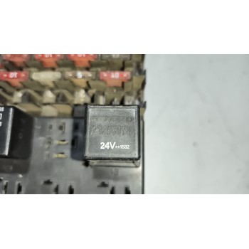Recambio de caja reles / fusibles para iveco eurocargo 05.03  3.9 diesel referencia OEM IAM 504050822  
