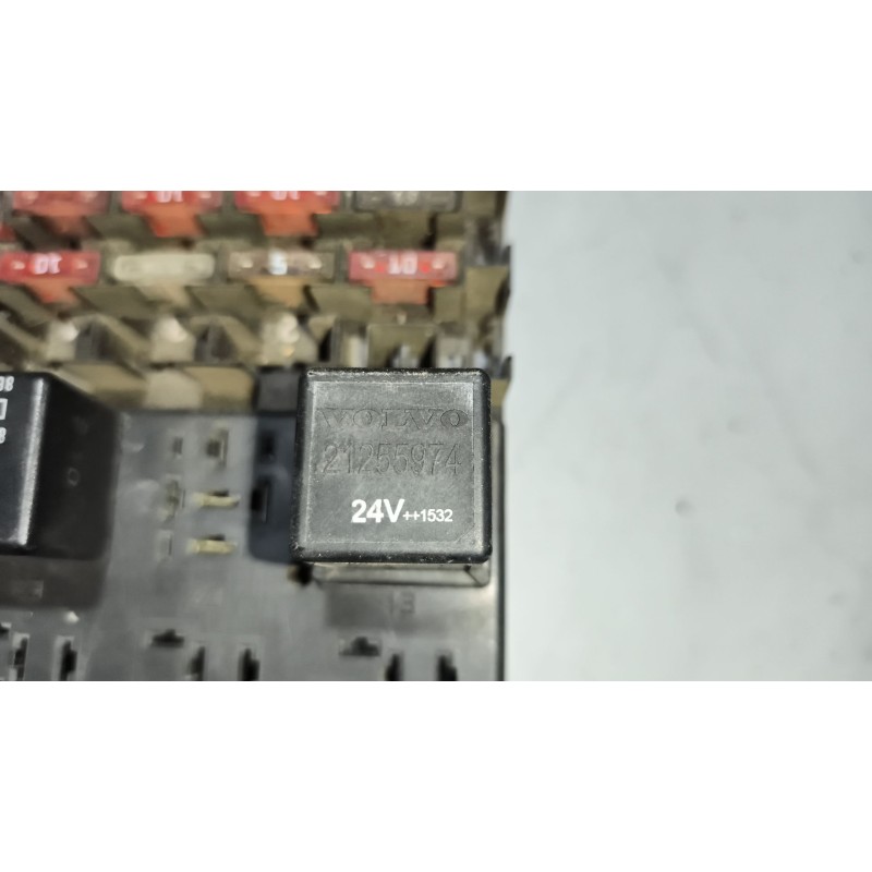 Recambio de caja reles / fusibles para iveco eurocargo 05.03  3.9 diesel referencia OEM IAM 504050822 7