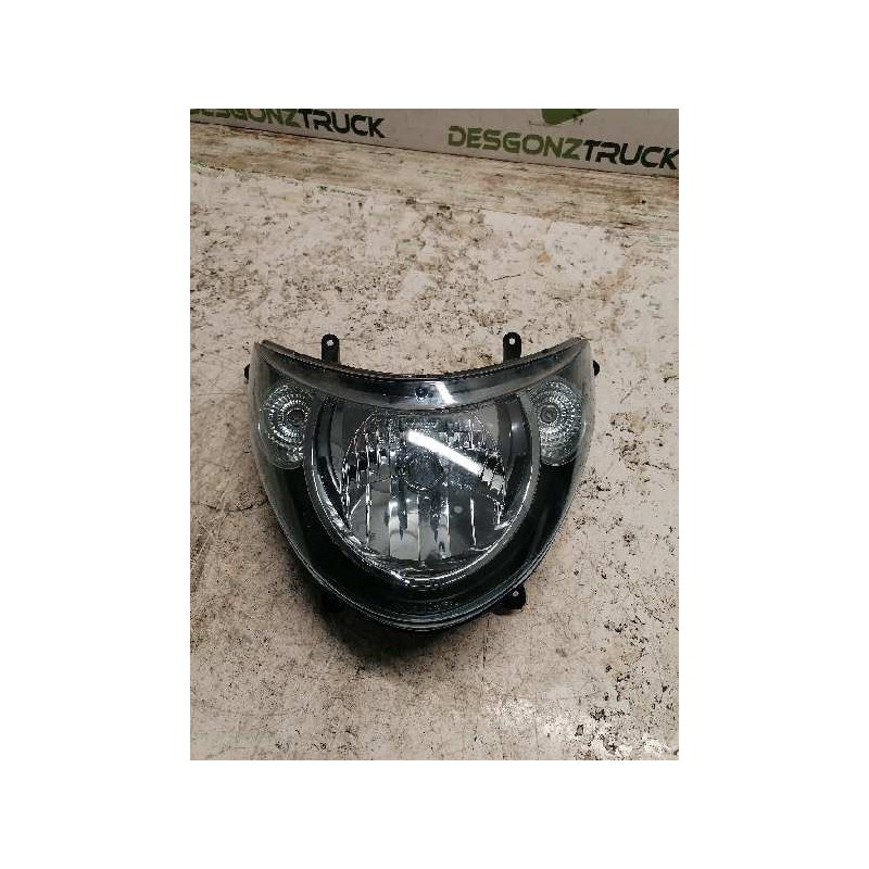 Recambio de faro derecho para kymco xciting 250/300/500 referencia OEM IAM   
