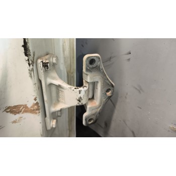 Recambio de puerta delantera izquierda para renault midlum fg xxx.10    e4 cabina doble referencia OEM IAM 5600464823  