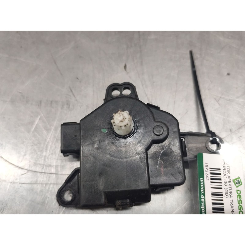 Recambio de motor apertura trampillas climatizador para hyundai i30 (gd) 1.6 crdi referencia OEM IAM   