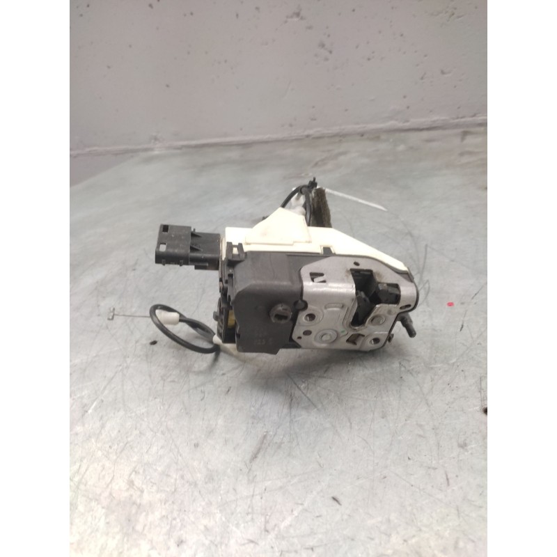 Recambio de cerradura puerta delantera derecha para peugeot 308 confort referencia OEM IAM 567147  6 PINS