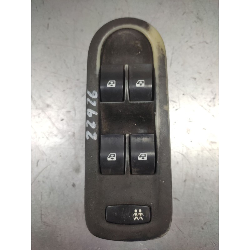 Recambio de mando elevalunas delantero izquierdo para renault scenic ii authentique referencia OEM IAM   