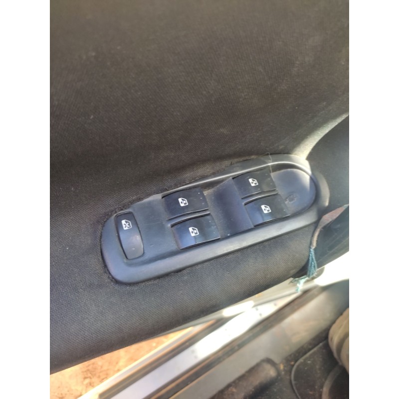 Recambio de mando elevalunas delantero izquierdo para renault scenic ii 1.9 dci diesel referencia OEM IAM   