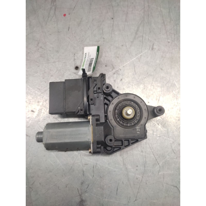 Recambio de motor elevalunas trasero izquierdo para volkswagen passat berlina (3b2) conceptline referencia OEM IAM 101439203  