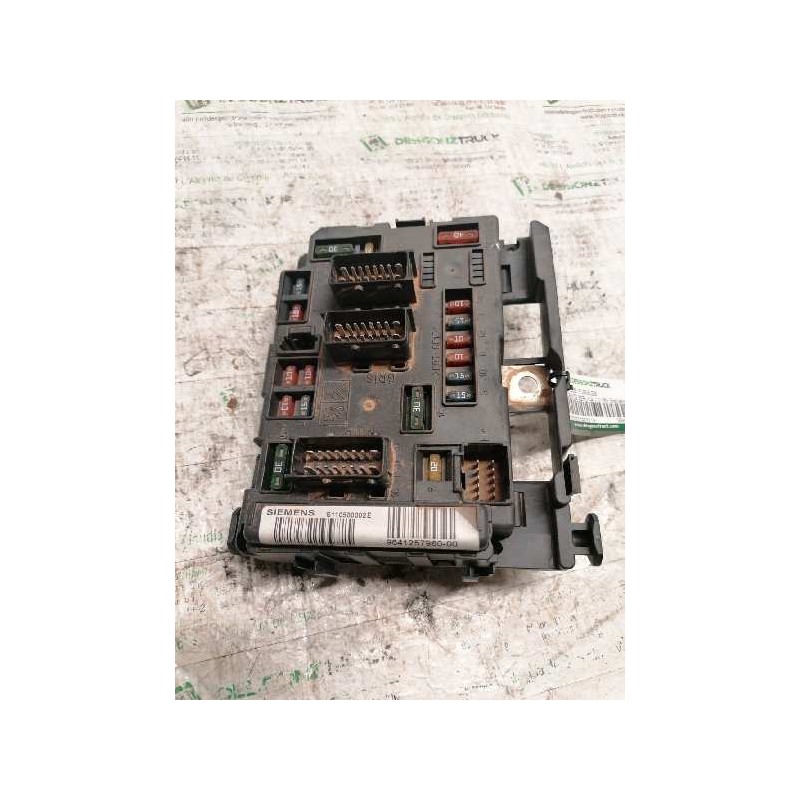 Recambio de caja reles / fusibles para citroën c5 berlina 2.0 16v exclusive automático referencia OEM IAM 9641257980 S110500002E