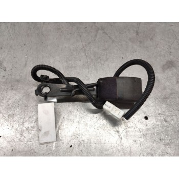 Recambio de enganche de cinturon delantero derecho para hyundai i20 city s referencia OEM IAM   