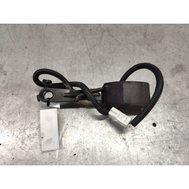 Recambio de enganche de cinturon delantero derecho para hyundai i20 city s referencia OEM IAM - Gris 3