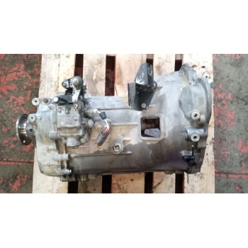 Recambio de caja cambios para nissan trucks atleon 120 referencia OEM IAM 321319x502 re221801 321019x501