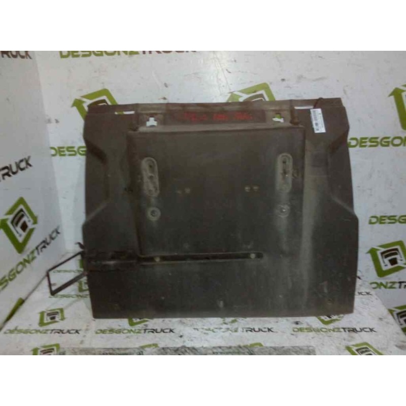 Recambio de guardabarros trasero derecho para volvo fh xxx fsa 4x2 low corto referencia OEM IAM DELANTERO  