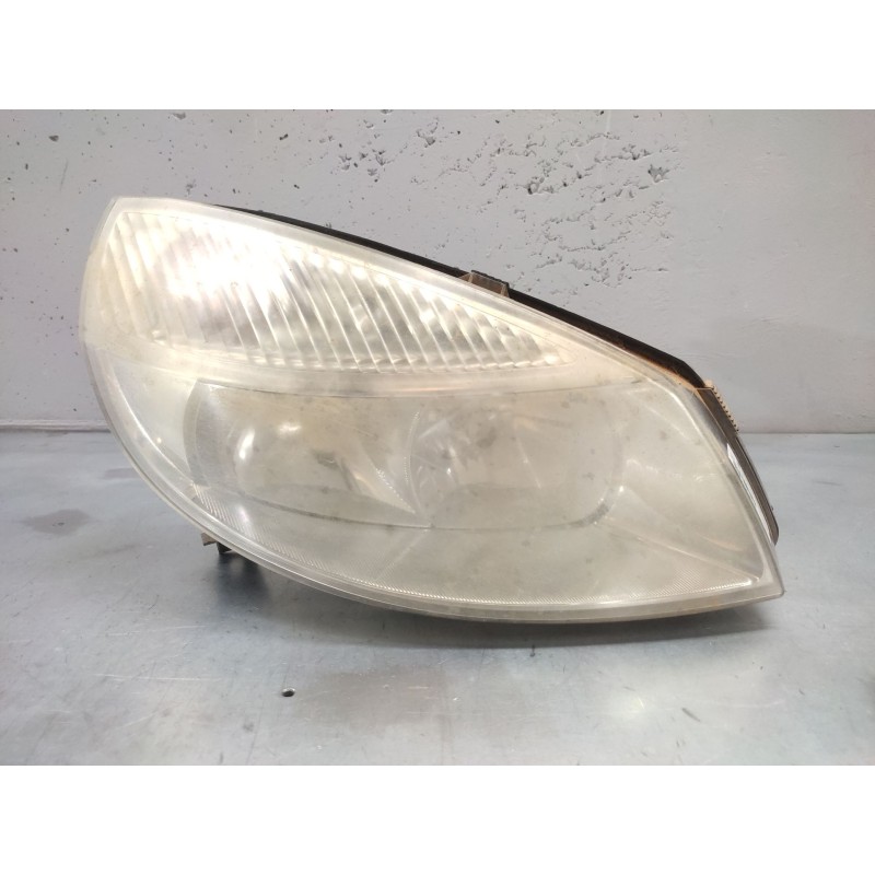 Recambio de faro derecho para renault scenic ii 1.9 dci diesel referencia OEM IAM   