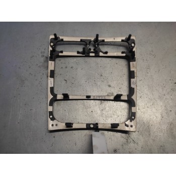 Recambio de guarnecido radio para mercedes-benz clase c (w203) berlina 1.8 cat referencia OEM IAM A2036804639  