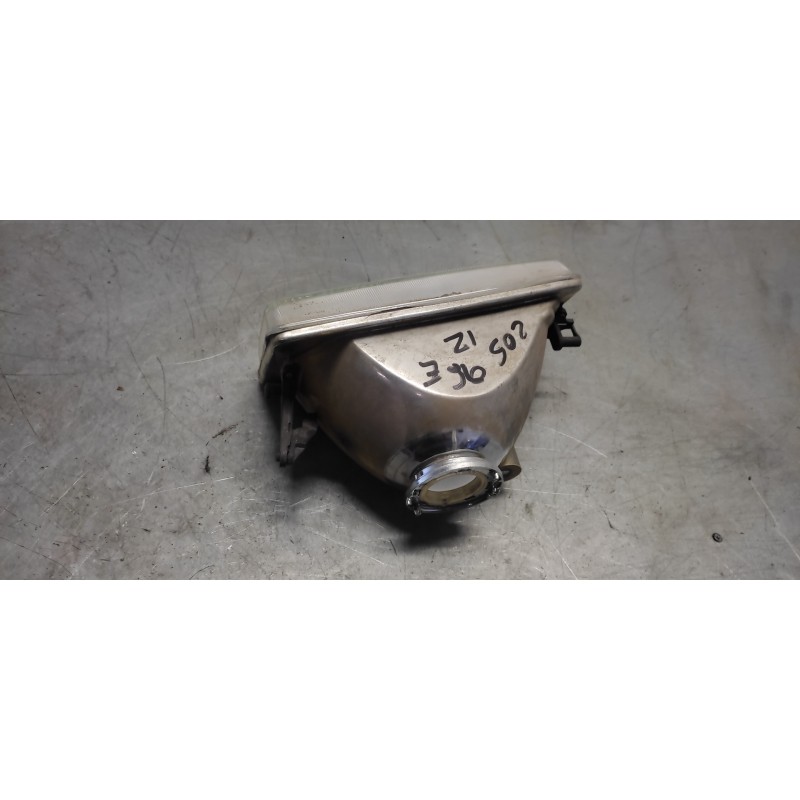 Recambio de faro izquierdo para peugeot 205 berlina 1.8 diesel referencia OEM IAM 2