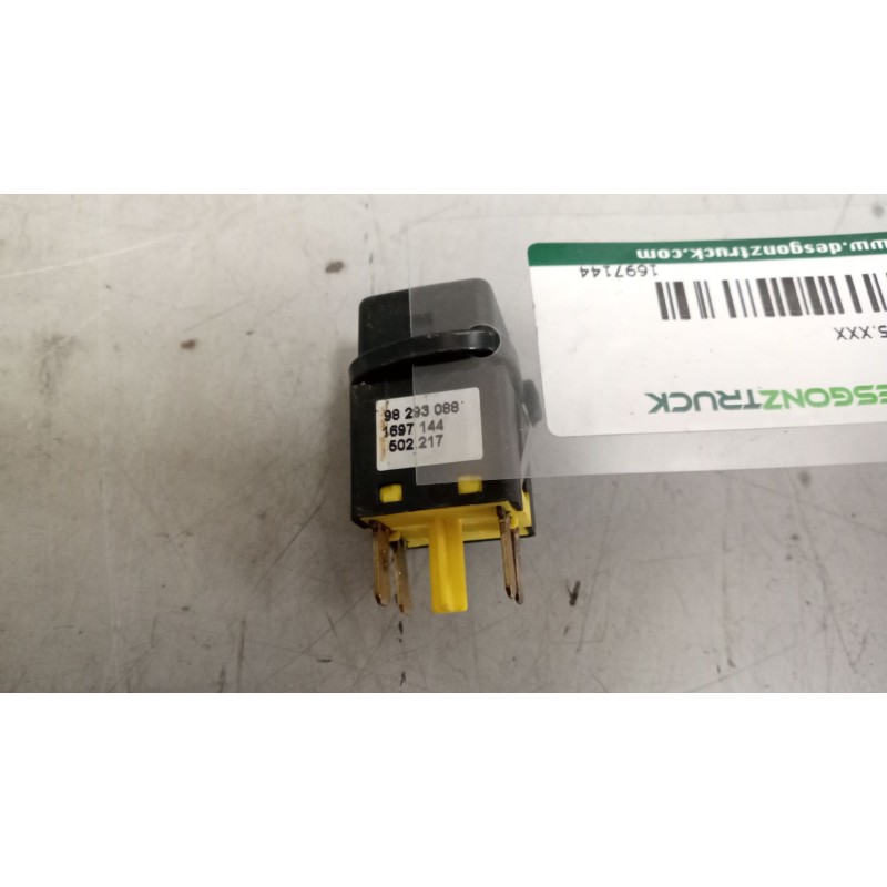 Recambio de interruptor para daf serie xf105.460 12.9 diesel referencia OEM IAM 1697144 - Blanco 2