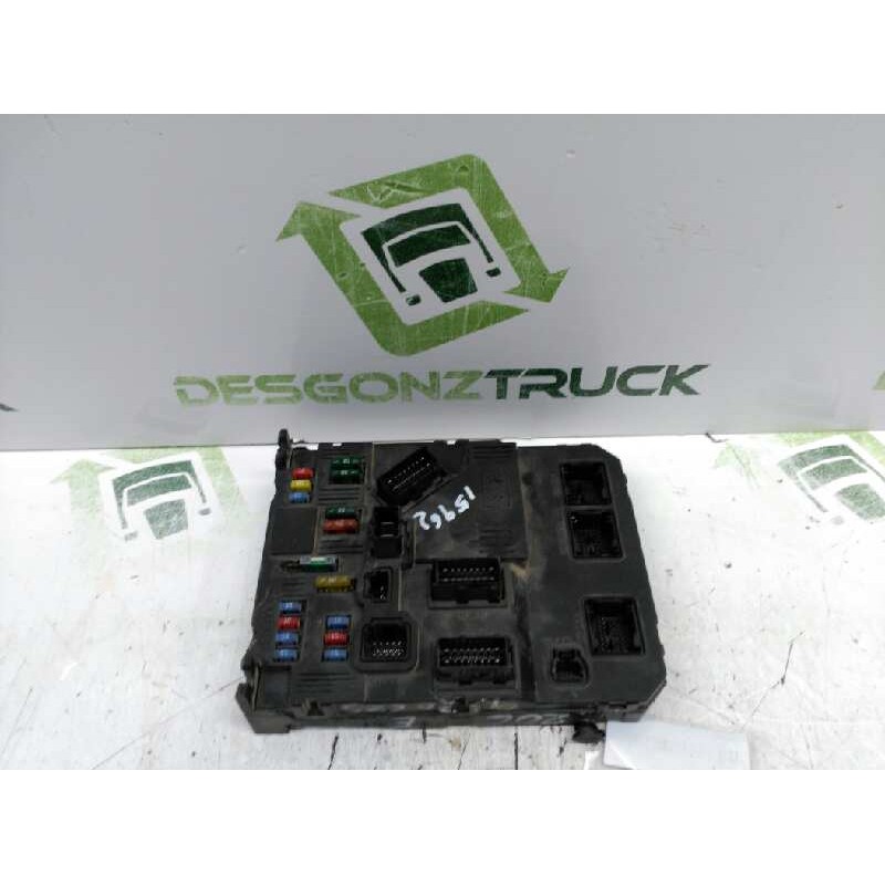 Recambio de caja reles / fusibles para peugeot 206 berlina referencia OEM IAM   