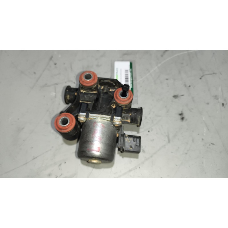 Recambio de valvula intercambio de calefaccion para iveco evadys h referencia OEM IAM 4460913020  