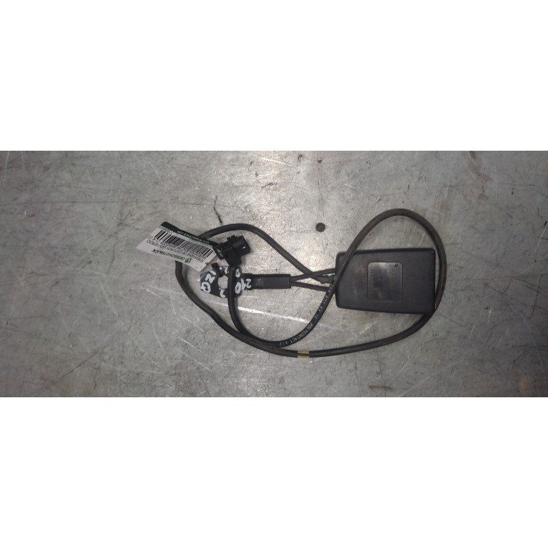 Recambio de enganche de cinturon delantero izquierdo para mercedes-benz clase clk (w208) coupe referencia OEM IAM 2088600869  