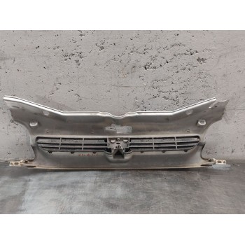 Recambio de rejilla delantera para peugeot partner (s1) combispace referencia OEM IAM   
