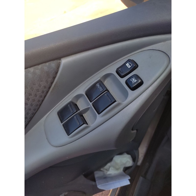 Recambio de mando elevalunas delantero izquierdo para nissan almera tino (v10) 1.8 referencia OEM IAM   