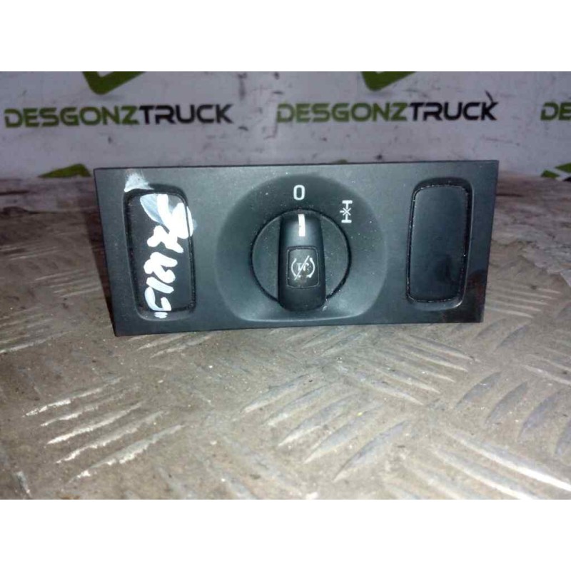 Recambio de modulo electronico para scania serie p/g/r (c-clase) 12.7 diesel referencia OEM IAM 1899842  INTERRUPTOR BLOQUEO - Blanco