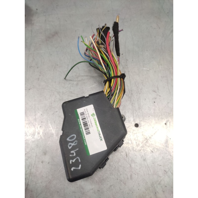 Recambio de caja reles / fusibles para audi a6 berlina (4b2) 2.5 tdi quattro referencia OEM IAM 2