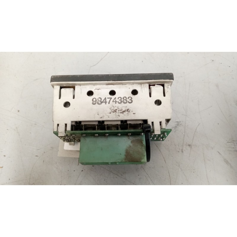 Recambio de cuadro instrumentos para iveco eurocargo 5.9 diesel referencia OEM IAM 98474383 - Blanco 3