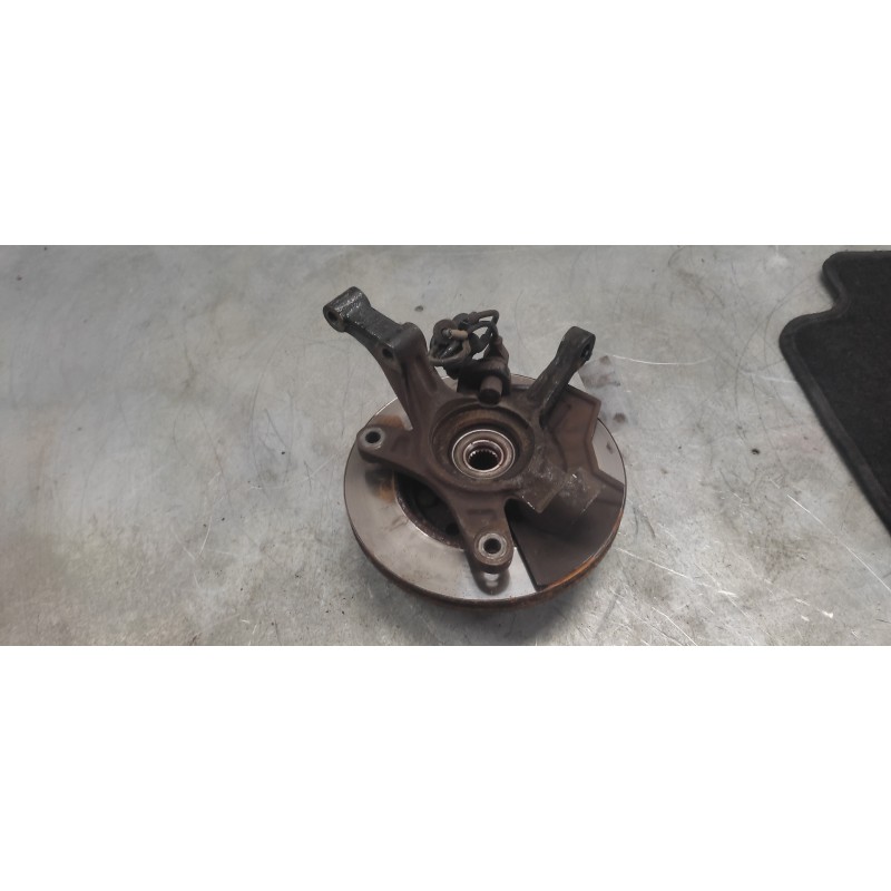 Recambio de mangueta delantera derecha para chevrolet aveo 1.4 cat referencia OEM IAM - Blanco 2