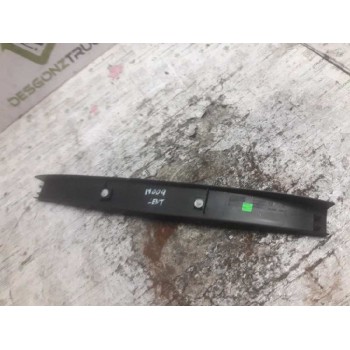 Recambio de guarnecido porton para peugeot 308 confort referencia OEM IAM 9681621877 CENTRAL 
