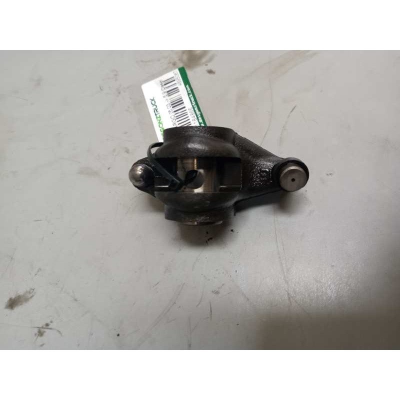 Recambio de balancin para iveco eurocargo 05.03  5.9 diesel referencia OEM IAM 4895067 489506700 BALANCIN ADMISION - Blanco 2