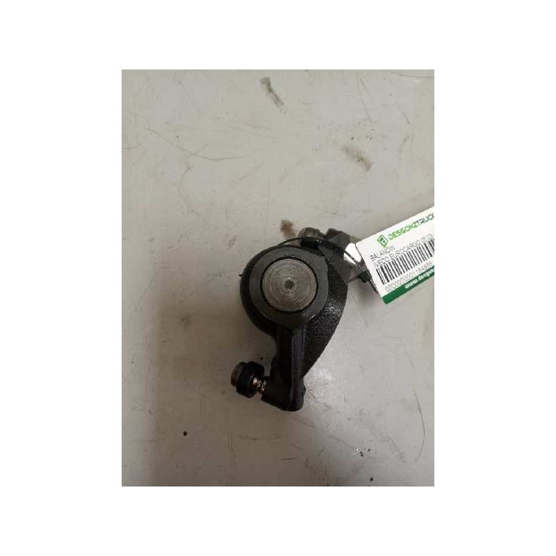 Recambio de balancin para iveco eurocargo 05.03  5.9 diesel referencia OEM IAM 4895067 489506700 BALANCIN ADMISION - Blanco 3