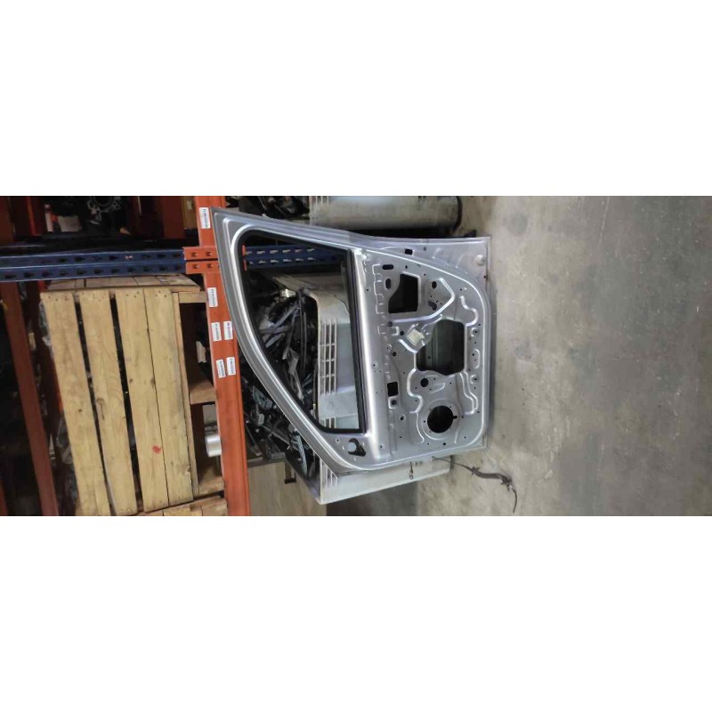 Recambio de puerta delantera derecha para dacia logan laureate referencia OEM IAM 4