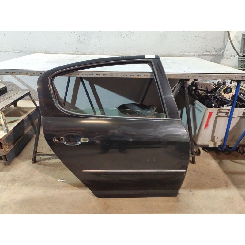 Recambio de puerta trasera derecha para peugeot 407 sw st sport referencia OEM IAM   