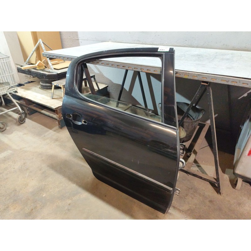 Recambio de puerta trasera derecha para peugeot 407 sw st sport referencia OEM IAM - Negro 3