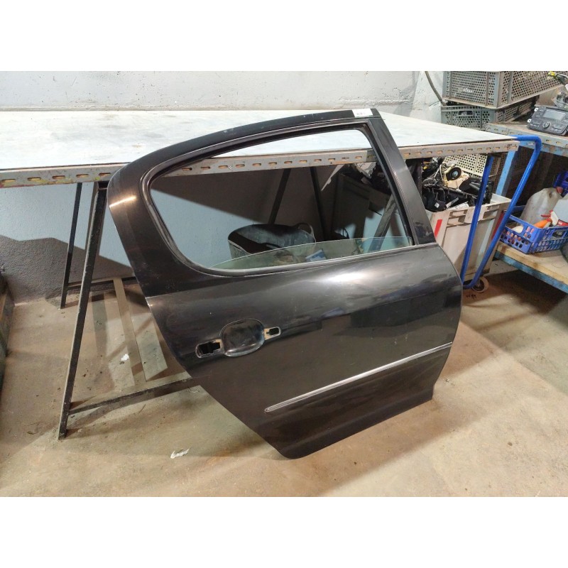 Recambio de puerta trasera derecha para peugeot 407 sw st sport referencia OEM IAM - Negro 4