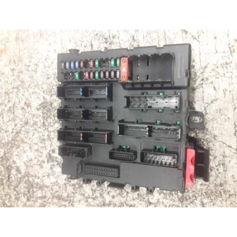 Recambio de caja reles / fusibles para saab 9-3 sport sedán linear sport referencia OEM IAM 12769679 519161301 07382025 - Negro 2