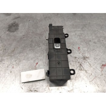 MANDO ELEVALUNAS DELANTERO DERECHO 93575G5400 